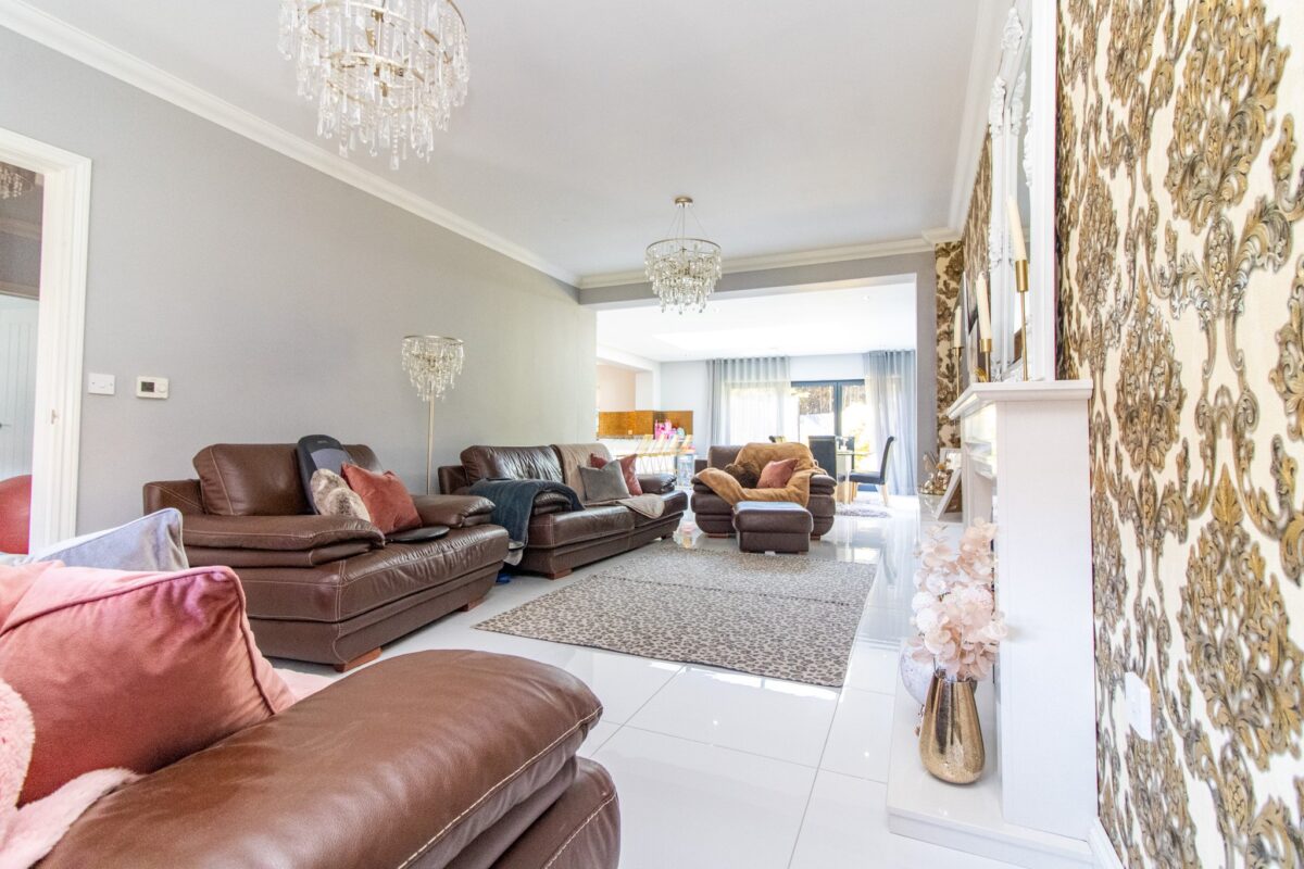 The Pines, Leicester