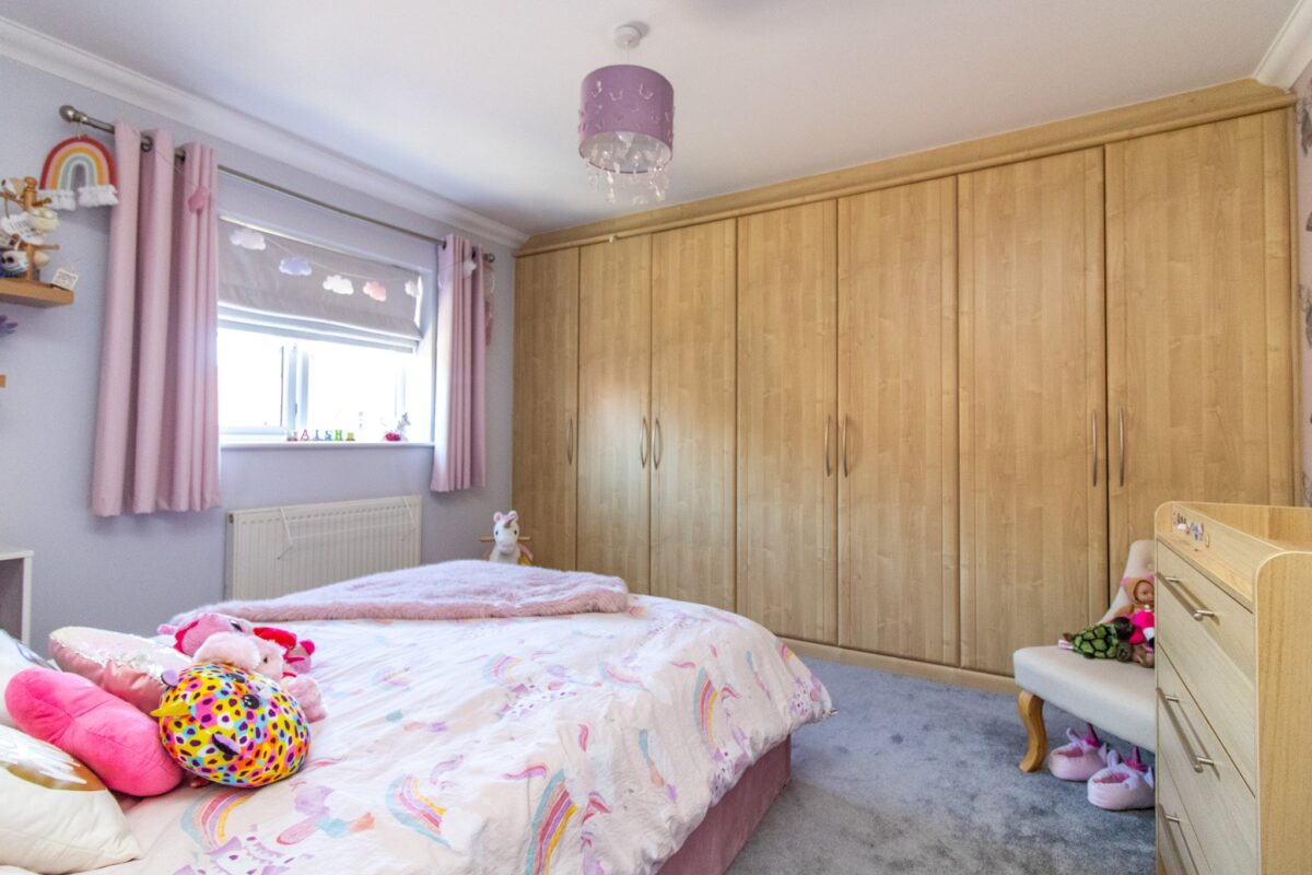The Pines, Leicester