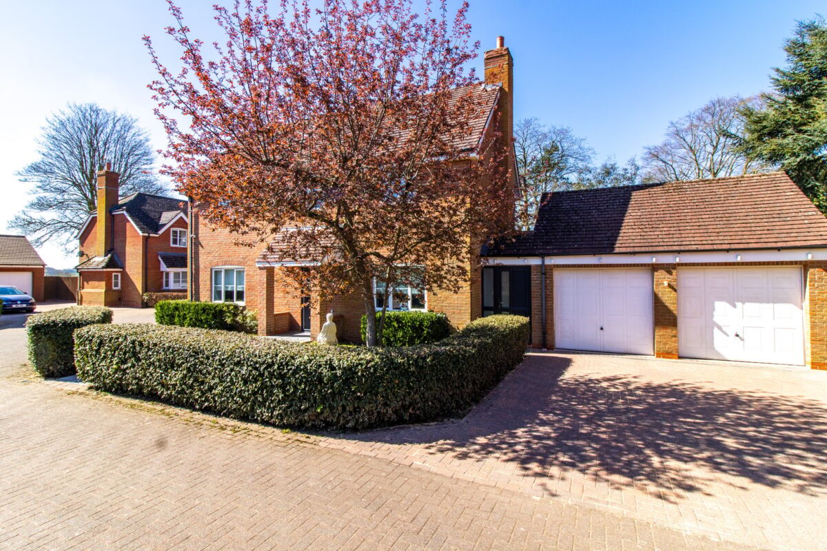 The Pines, Leicester
