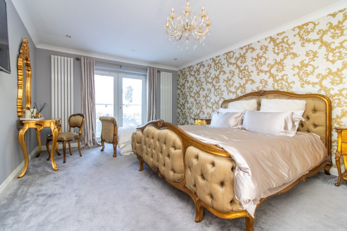 The Pines, Leicester