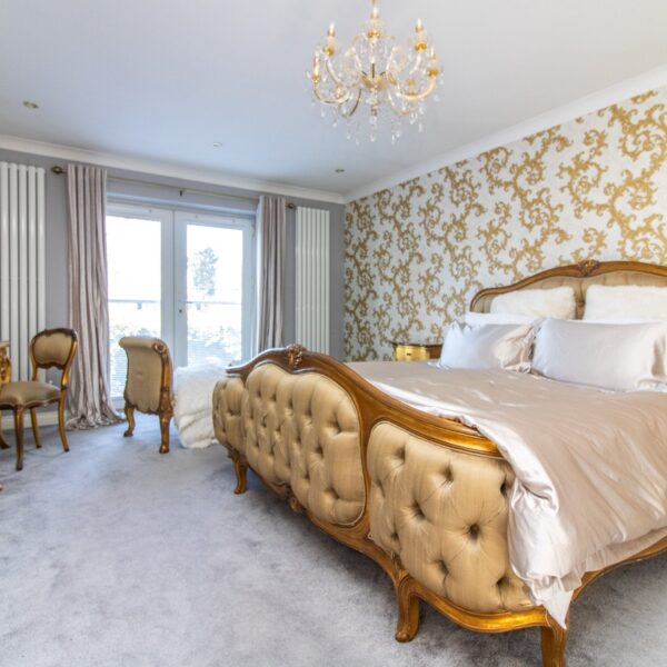 The Pines, Leicester