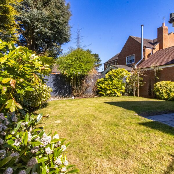The Pines, Leicester