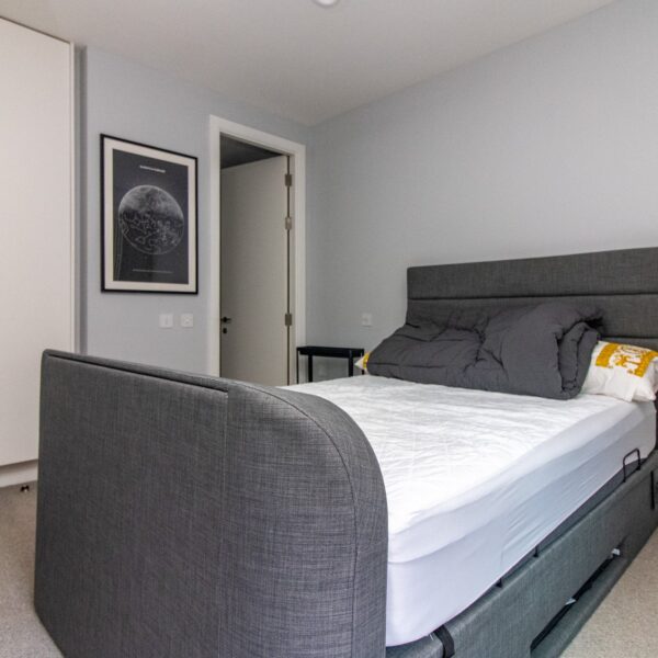 Shires Lane, Leicester