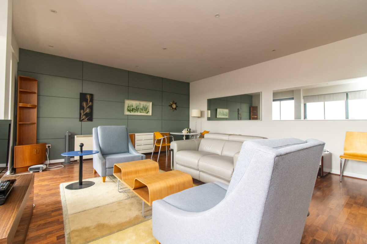 Metropolitan Apartments, Lee Circle, City Centre