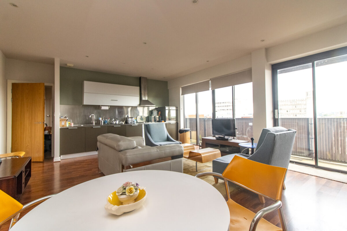 Metropolitan Apartments, Lee Circle, City Centre