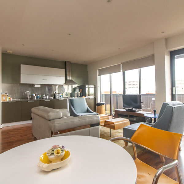 Metropolitan Apartments, Lee Circle, City Centre