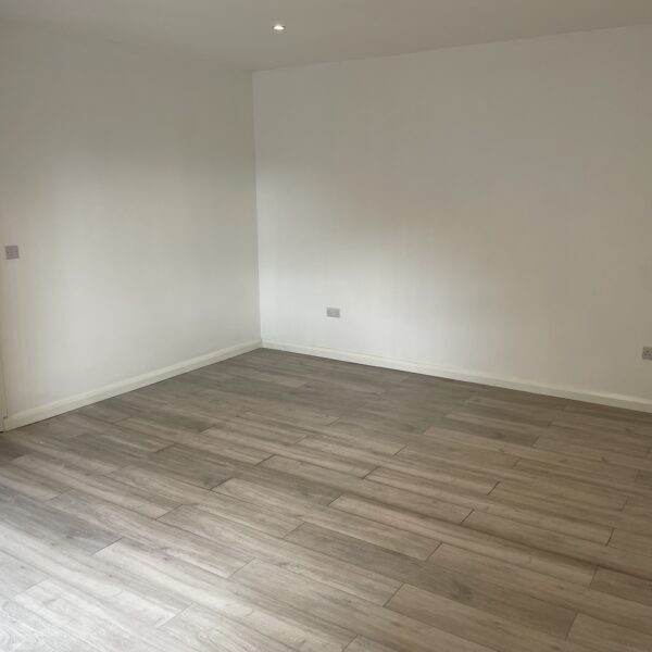 Flat 4, 68 Church Gate