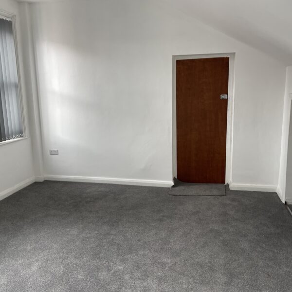 Flat 4, 68 Church Gate