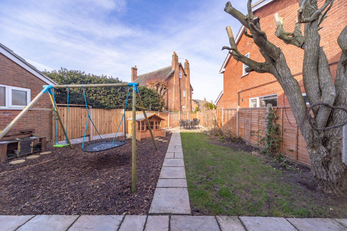 De Verdun Avenue, Belton, LE12