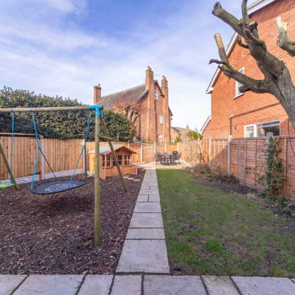 De Verdun Avenue, Belton, LE12