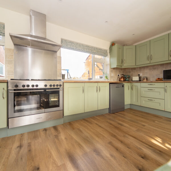 De Verdun Avenue, Belton, LE12