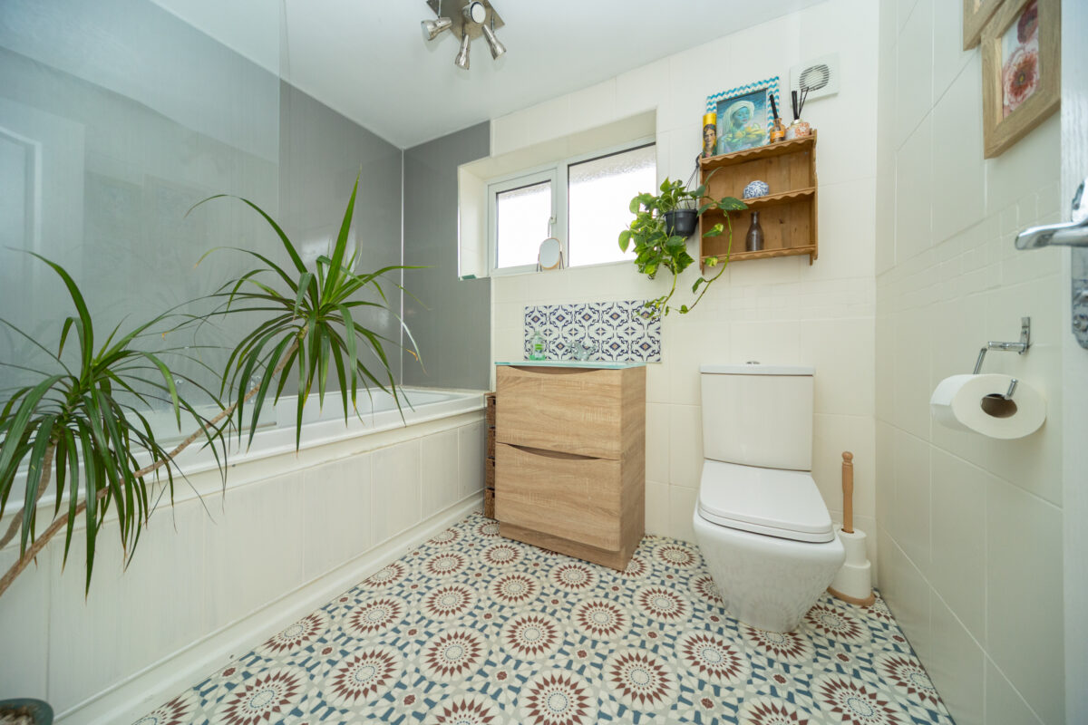 De Verdun Avenue, Belton, LE12