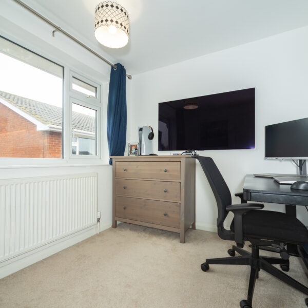 De Verdun Avenue, Belton, LE12