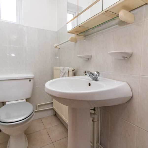 Barnstaple Road, Leicester, LE5