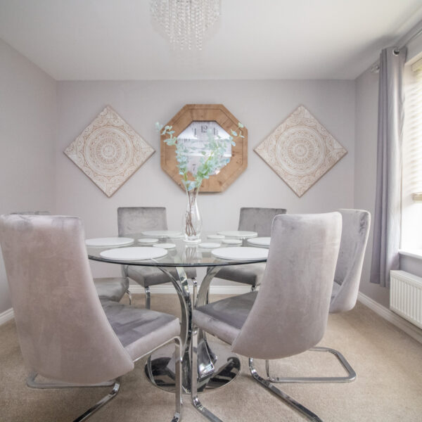 Exeter Close, Syston, LE7