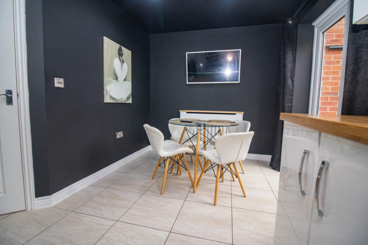 Exeter Close, Syston, LE7