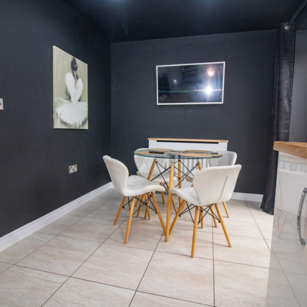 Exeter Close, Syston, LE7