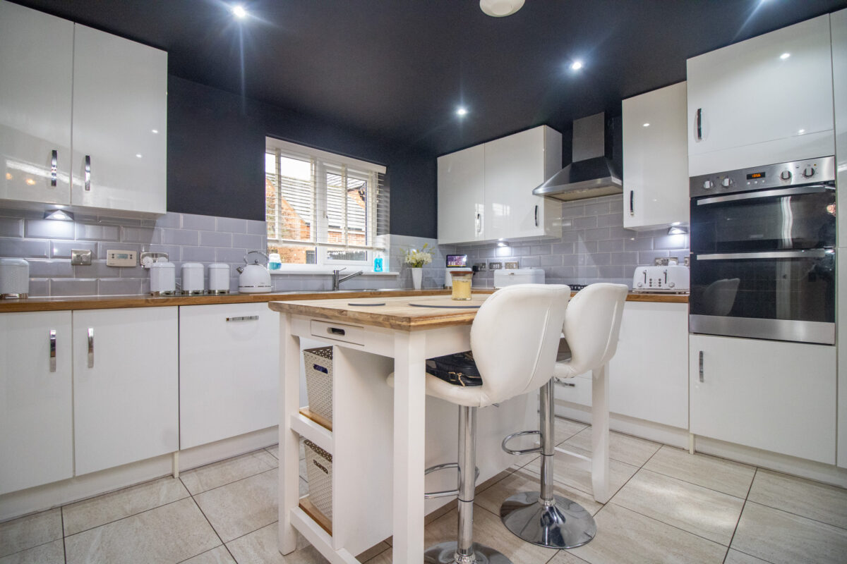 Exeter Close, Syston, LE7