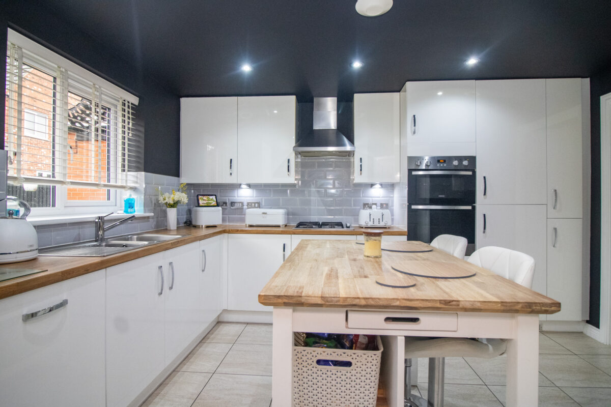 Exeter Close, Syston, LE7