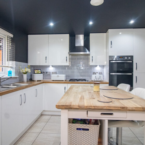 Exeter Close, Syston, LE7