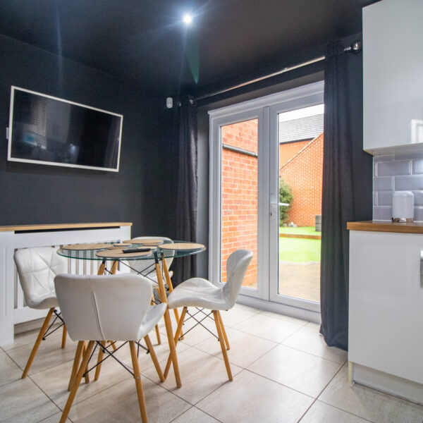 Exeter Close, Syston, LE7