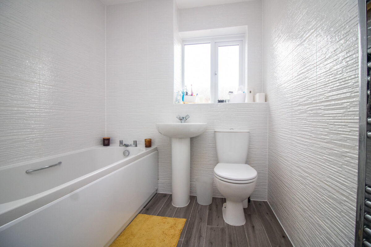 Exeter Close, Syston, LE7