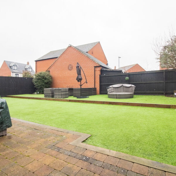 Exeter Close, Syston, LE7