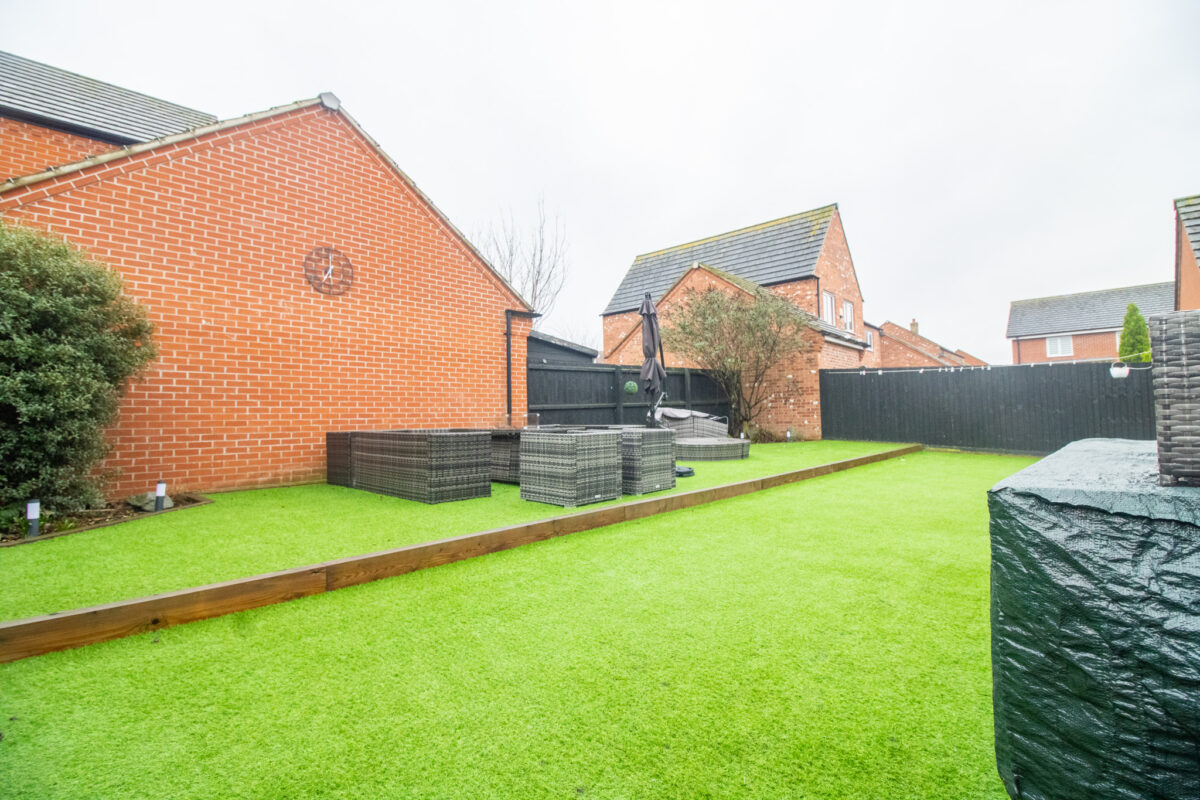 Exeter Close, Syston, LE7