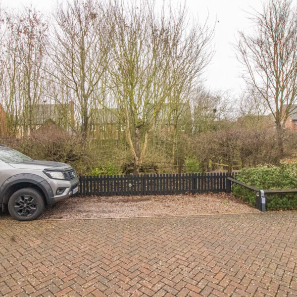 Exeter Close, Syston, LE7