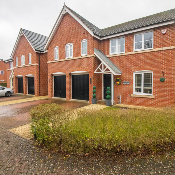 Exeter Close, Syston, LE7