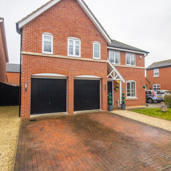 Exeter Close, Syston, LE7