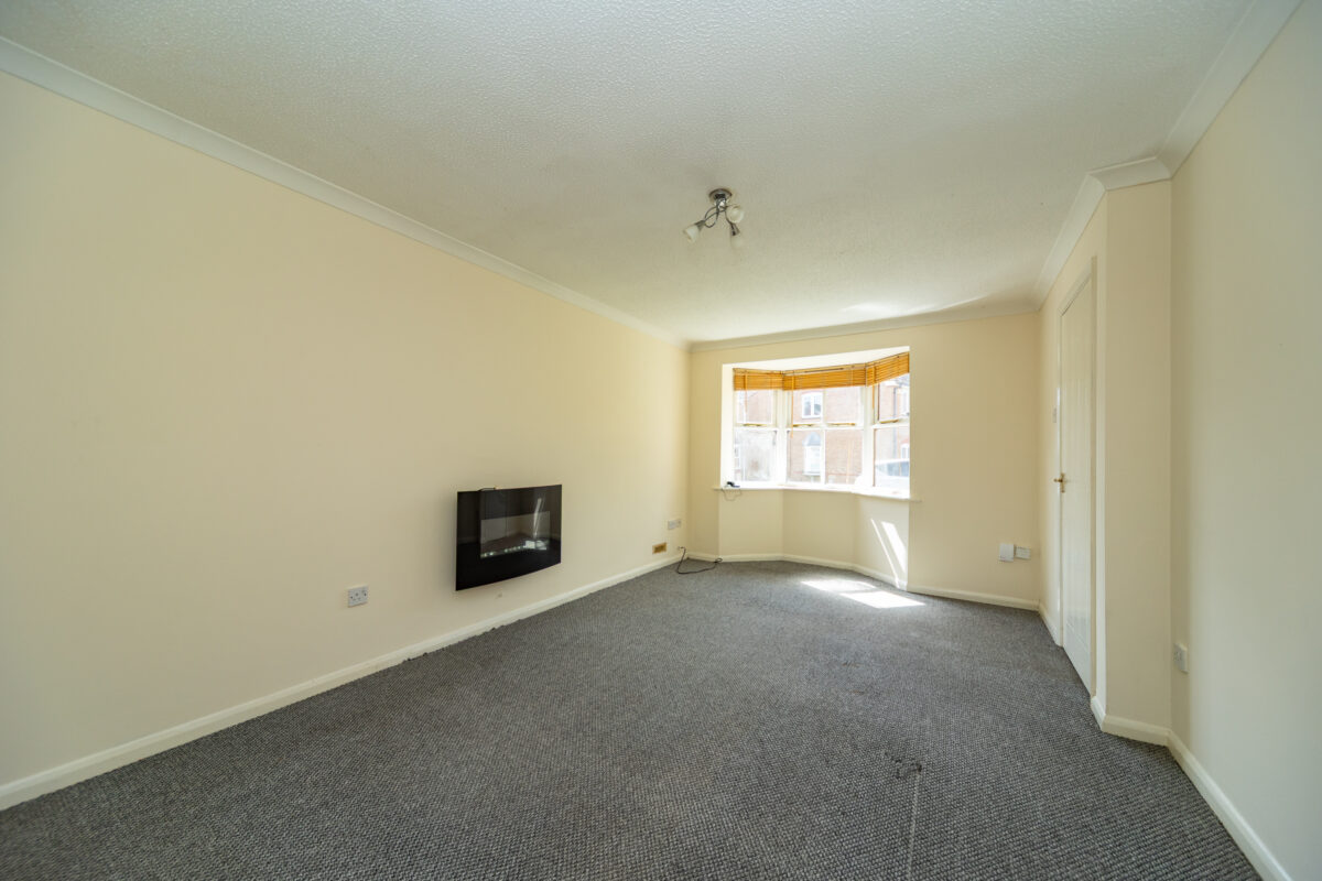 Acacia Close, Leicester Forest East, LE3