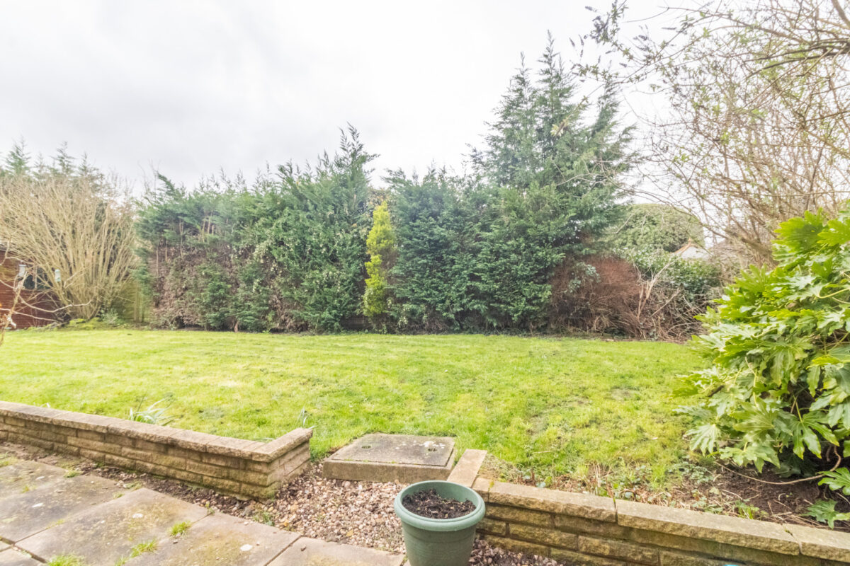 Fishponds Close, Glenfield, LE3