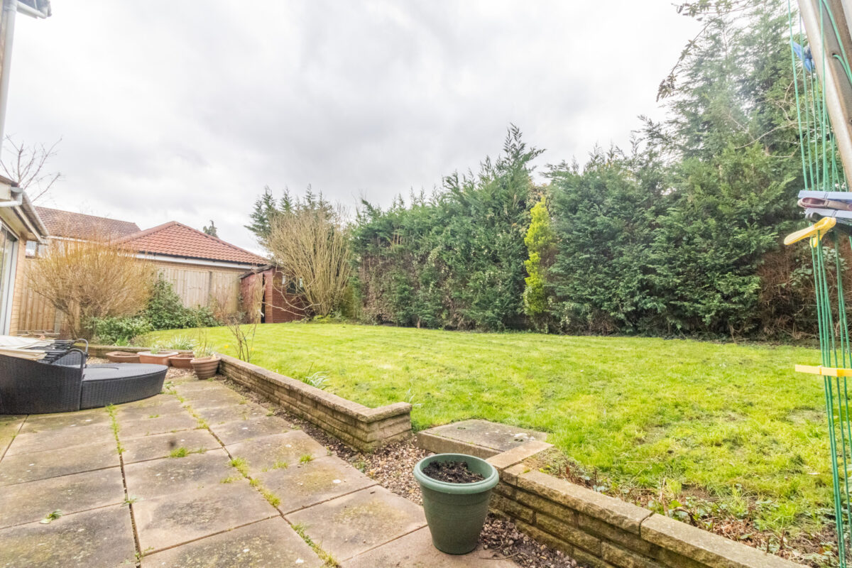 Fishponds Close, Glenfield, LE3