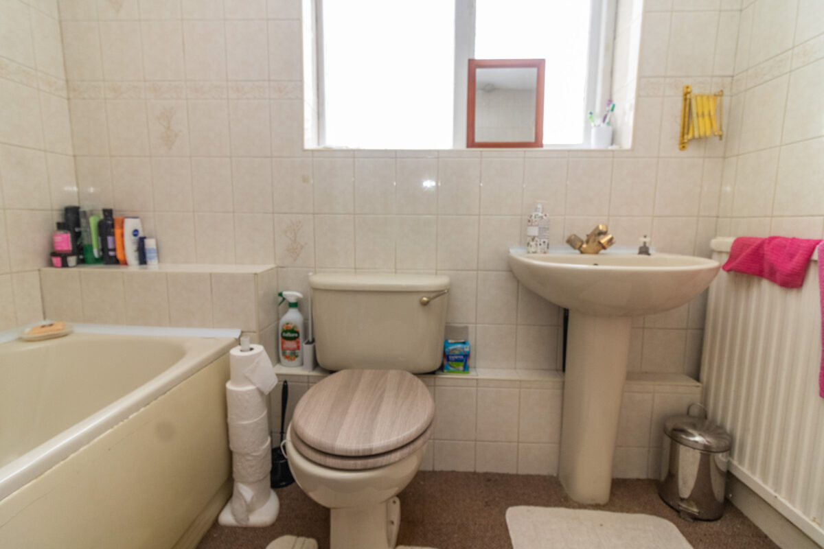 Fishponds Close, Glenfield, LE3