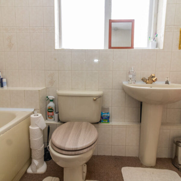 Fishponds Close, Glenfield, LE3