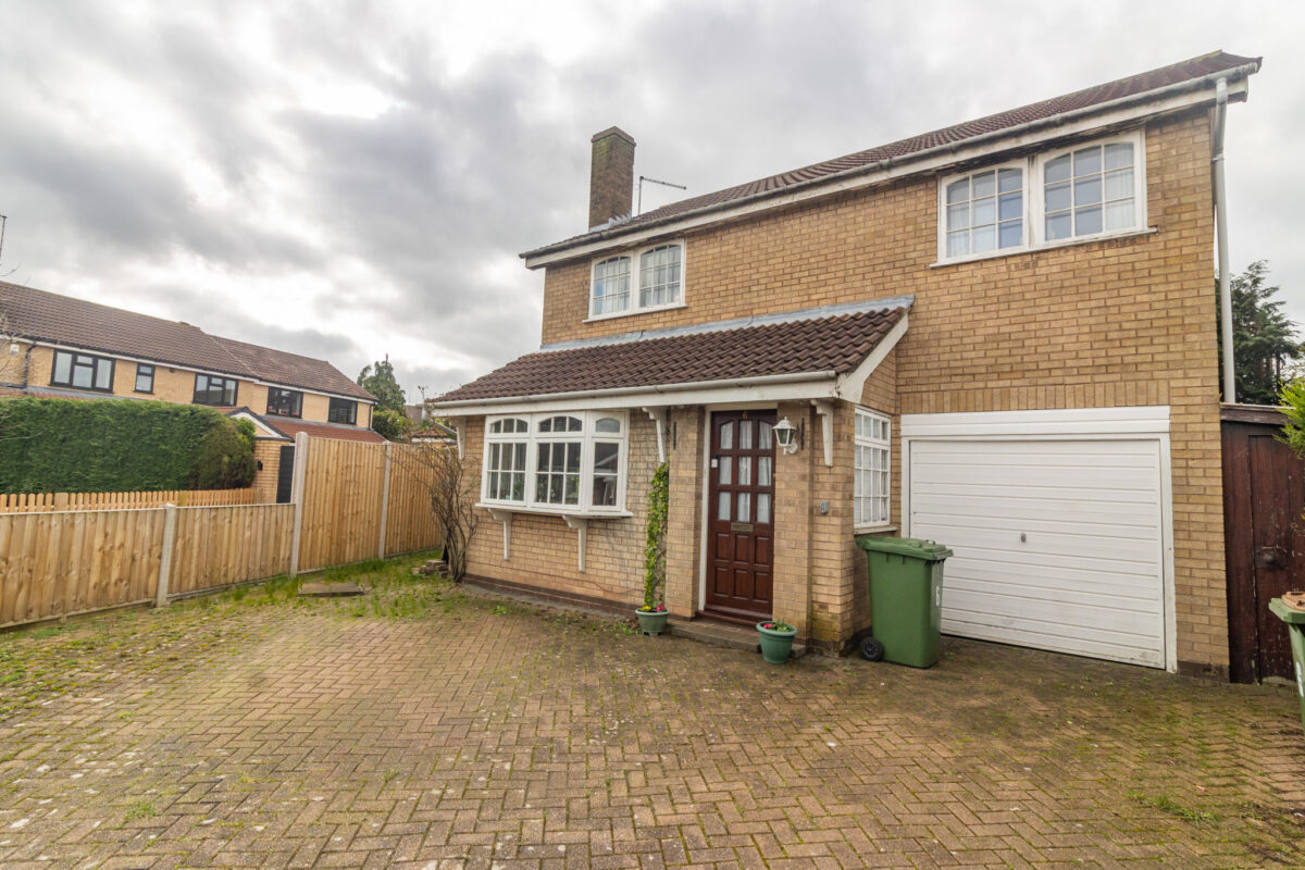 Fishponds Close, Glenfield, LE3