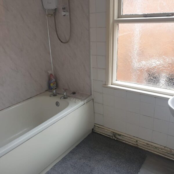 Walnut Street (FFF), Leicester