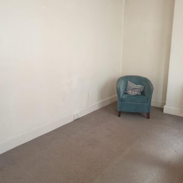 Walnut Street (FFF), Leicester