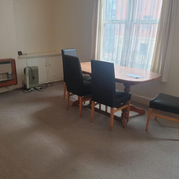 Walnut Street (FFF), Leicester