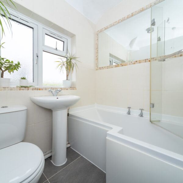 Garendon Avenue, Hathern, LE12