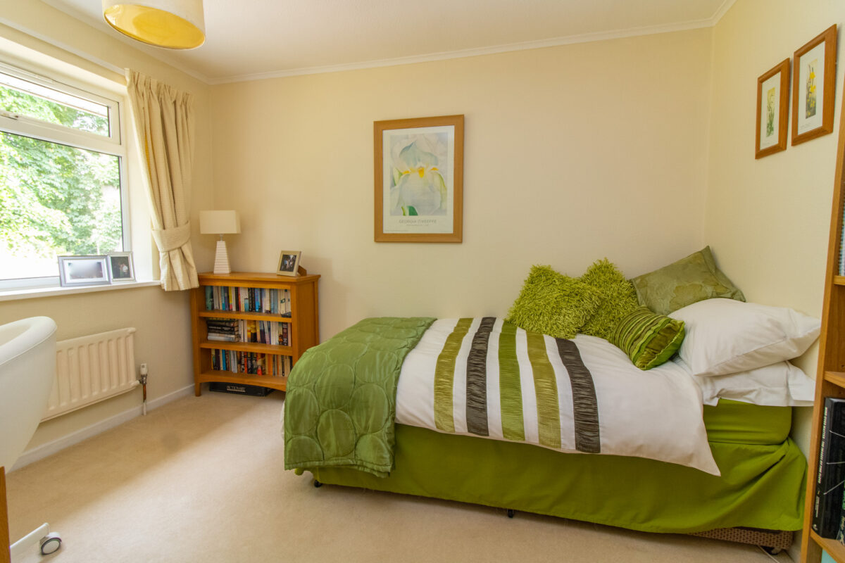 Newstead Avenue, Bushby, LE7