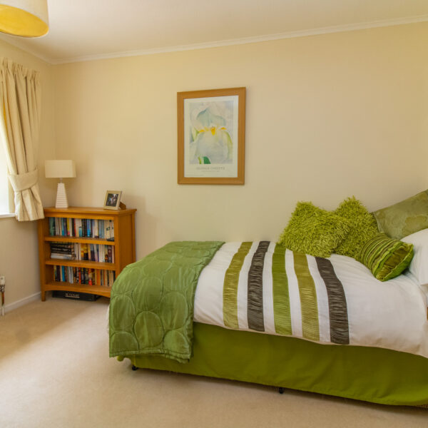 Newstead Avenue, Bushby, LE7