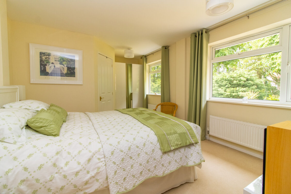 Newstead Avenue, Bushby, LE7