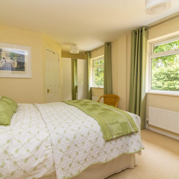 Newstead Avenue, Bushby, LE7