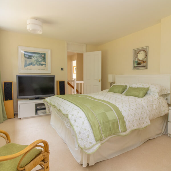 Newstead Avenue, Bushby, LE7