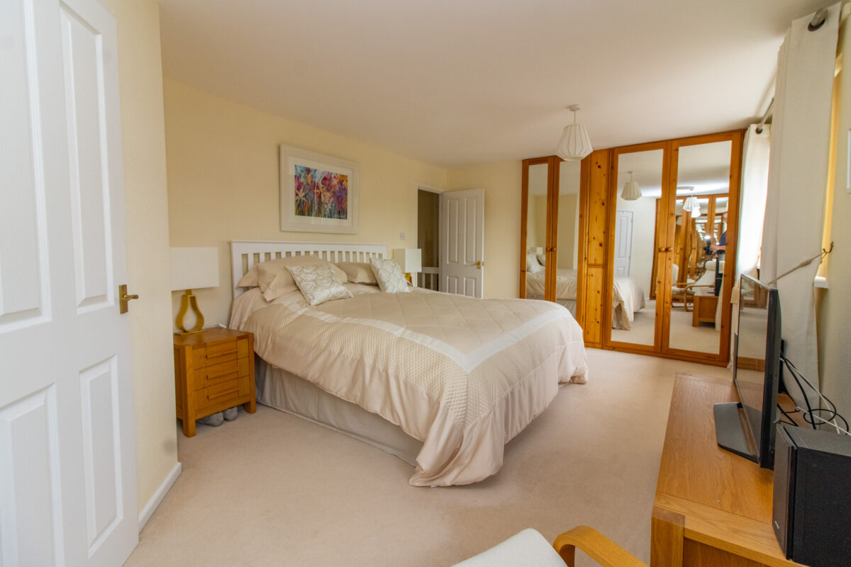 Newstead Avenue, Bushby, LE7