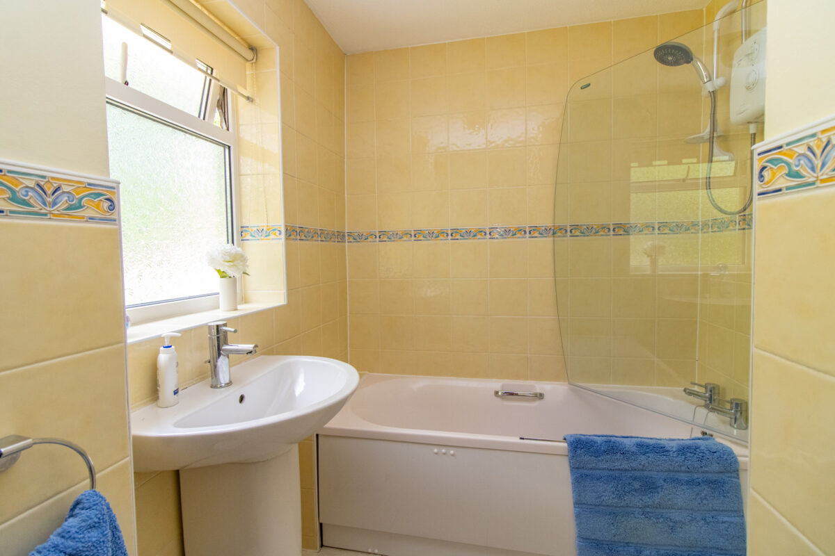 Newstead Avenue, Bushby, LE7