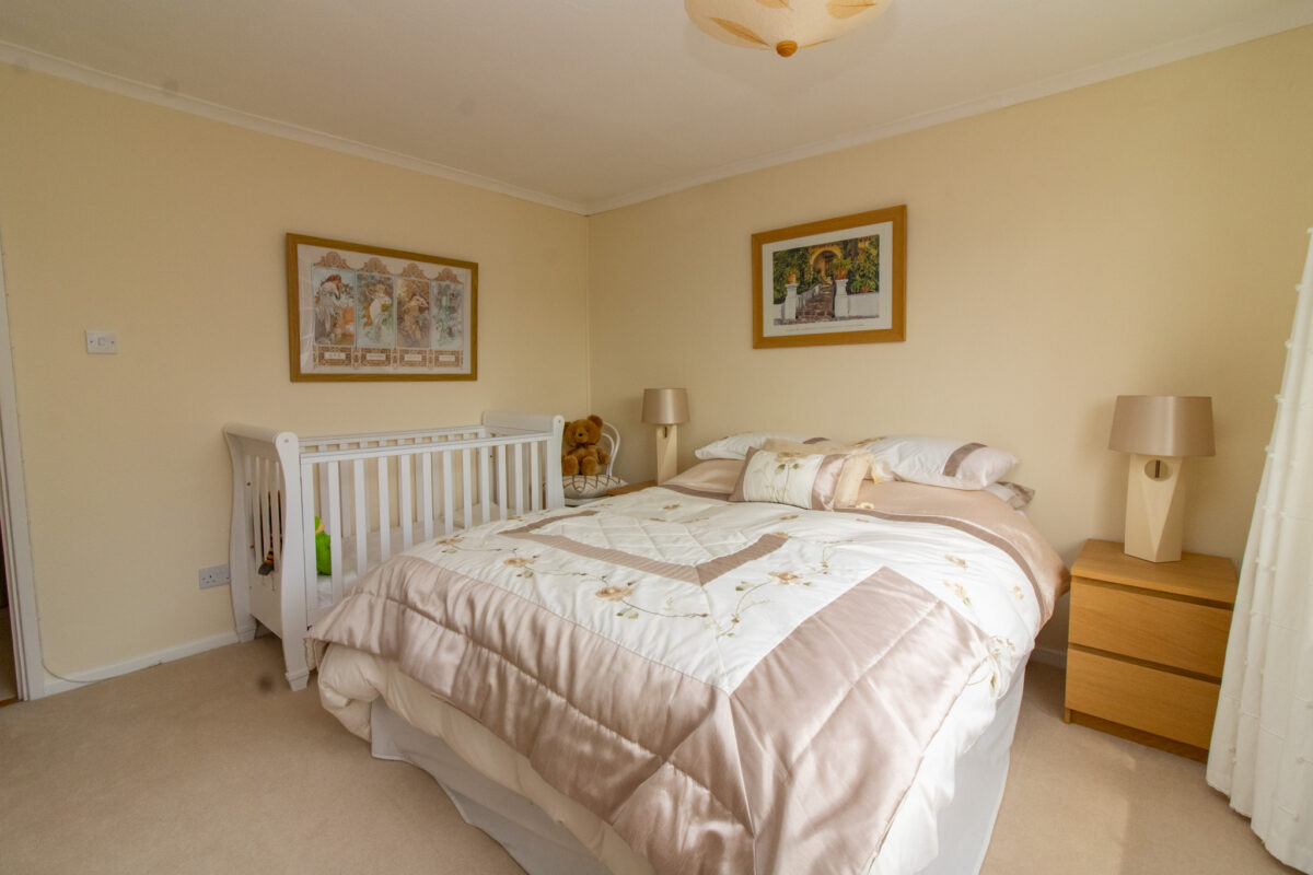 Newstead Avenue, Bushby, LE7