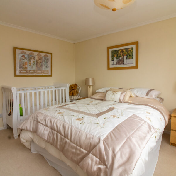 Newstead Avenue, Bushby, LE7